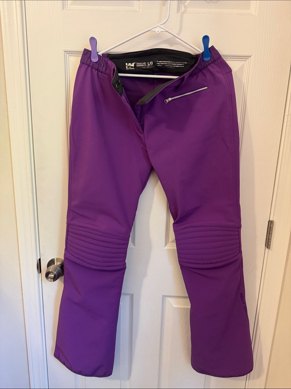 Helly Hansen Women’s Purple Ski Pants with Zip Pocket
